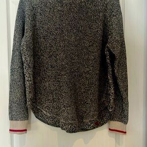 Women’s Roots Cabin sweater large